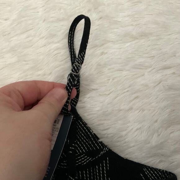 Universal Thread Dark Floral Linen/Rayon Smocked Back Crop Top - XS - NEW - Picture 4 of 10